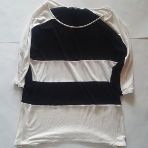 Off White and Black Quarter Length Flowy Top